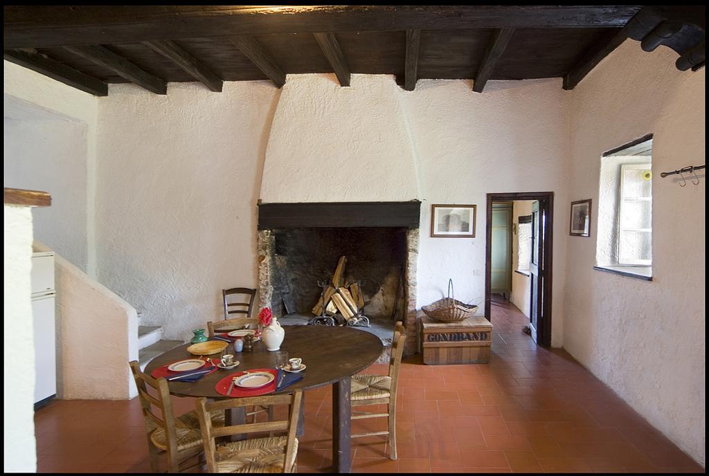 Agriturismo Famiglia Al Castello Di Bagnolo Bagnolo Piemonte Rom bilde