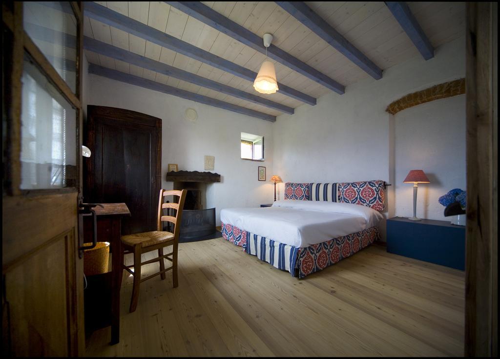 Agriturismo Famiglia Al Castello Di Bagnolo Bagnolo Piemonte Rom bilde