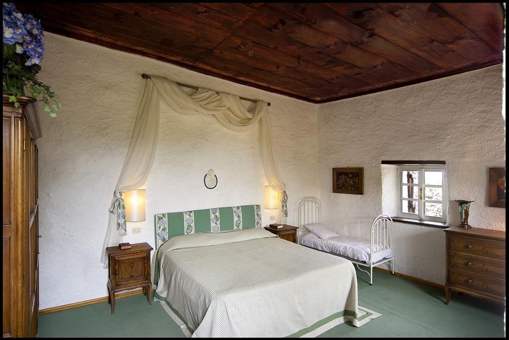 Agriturismo Famiglia Al Castello Di Bagnolo Bagnolo Piemonte Rom bilde