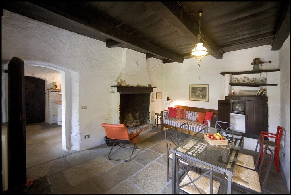 Agriturismo Famiglia Al Castello Di Bagnolo Bagnolo Piemonte Rom bilde
