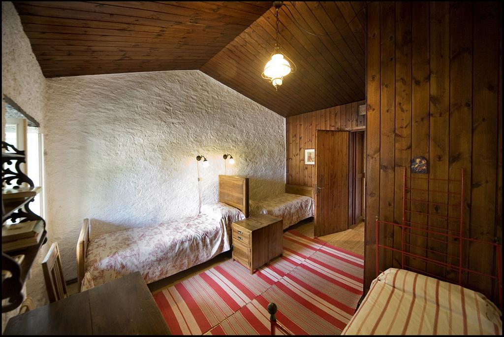 Agriturismo Famiglia Al Castello Di Bagnolo Bagnolo Piemonte Rom bilde